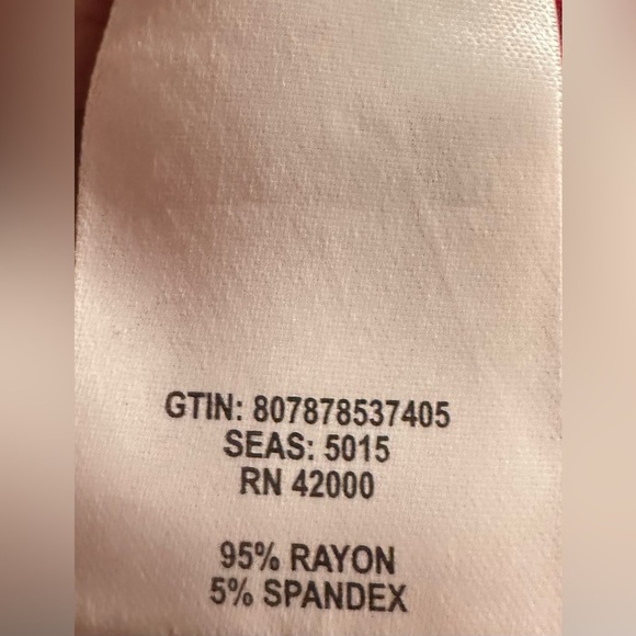 Women's Red Cold Shoulder Top - Picture 4 of 6